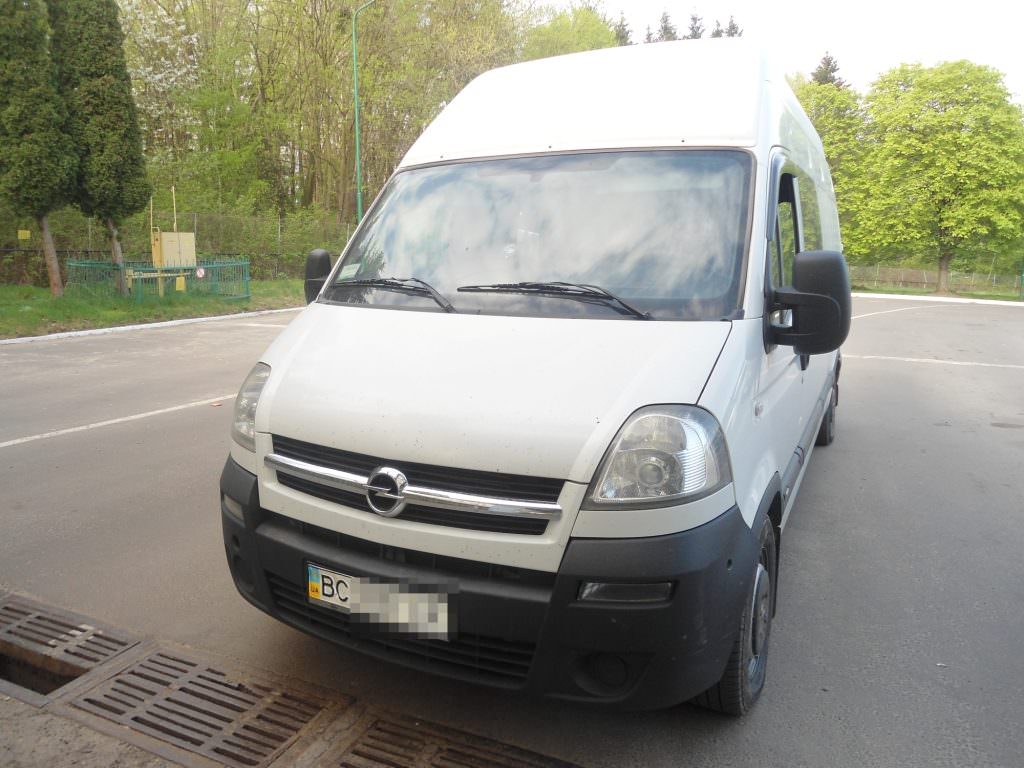 Прикордонники перехопили авто з запчастинами від військової техніки