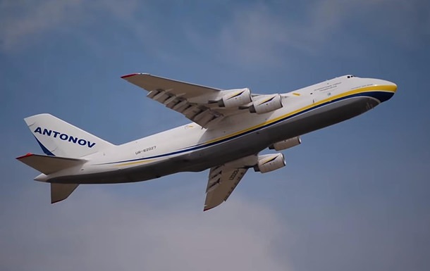 Показовий політ українського Ан-124-100 на виставці EurasiaAirshow: ефектне відео
