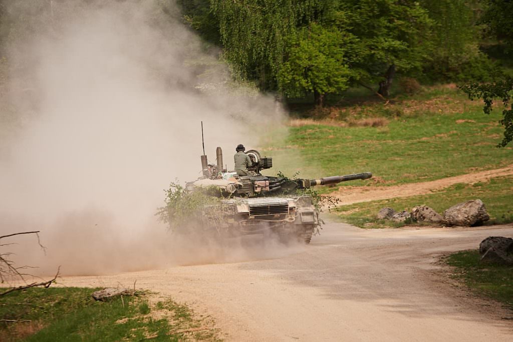 Совместные учения НАТО: Украинские танки Т-84 подбили несколько вражеских «Abrams»