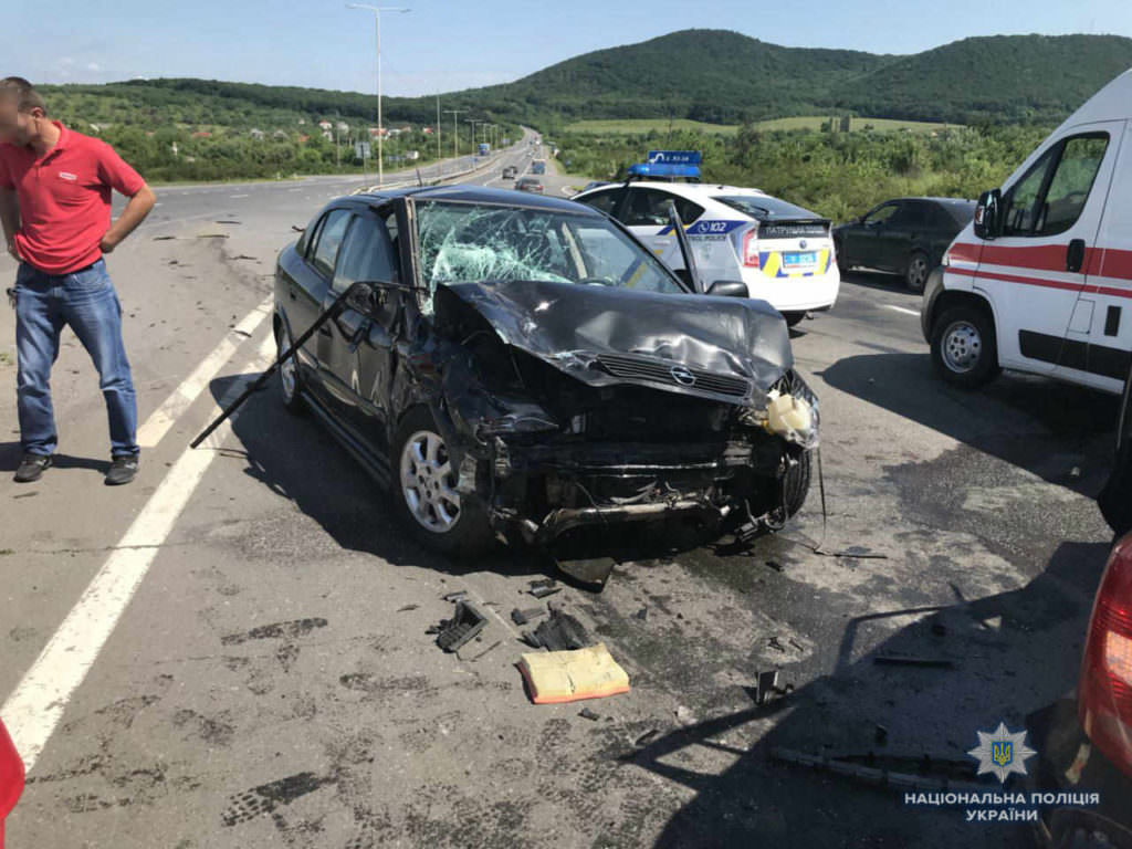 На Закарпатье произошло смертельное ДТП: шесть пострадавших
