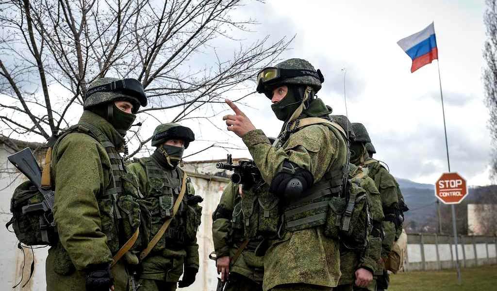Россия впервые с 1998 года сократила расходы на оборону
