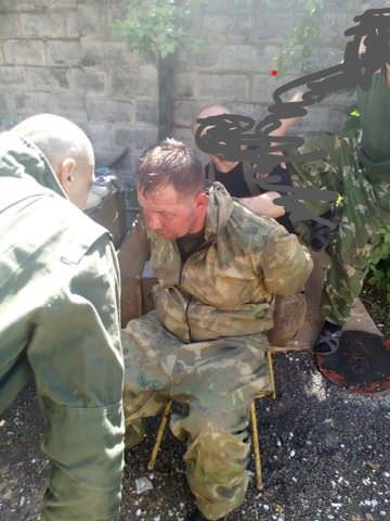 Украинские военные в ходе рейда на Донбассе взяли в плен боевика