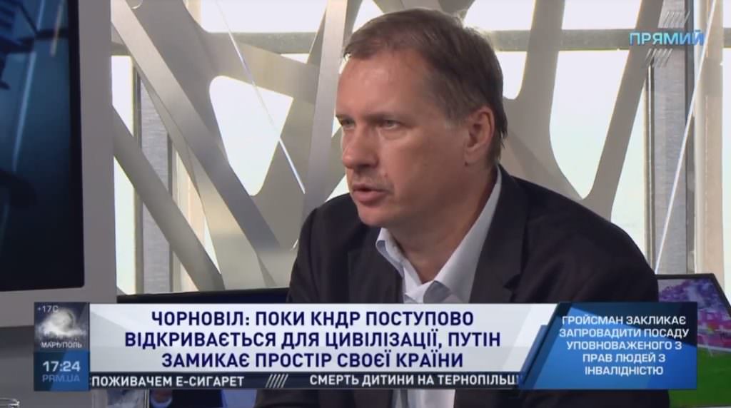 Уехать за границу можно будет только по спецразрешению: Черновол о превращении РФ на СССР