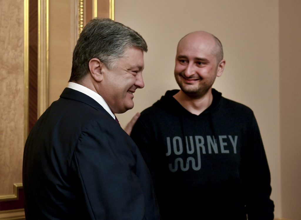 Бабченко: Эта страна дала мне возможность здесь жить, провела спецоперацию по спасению моей жизни. Я благодарен за это. Президент этой страны является олицетворением этой страны