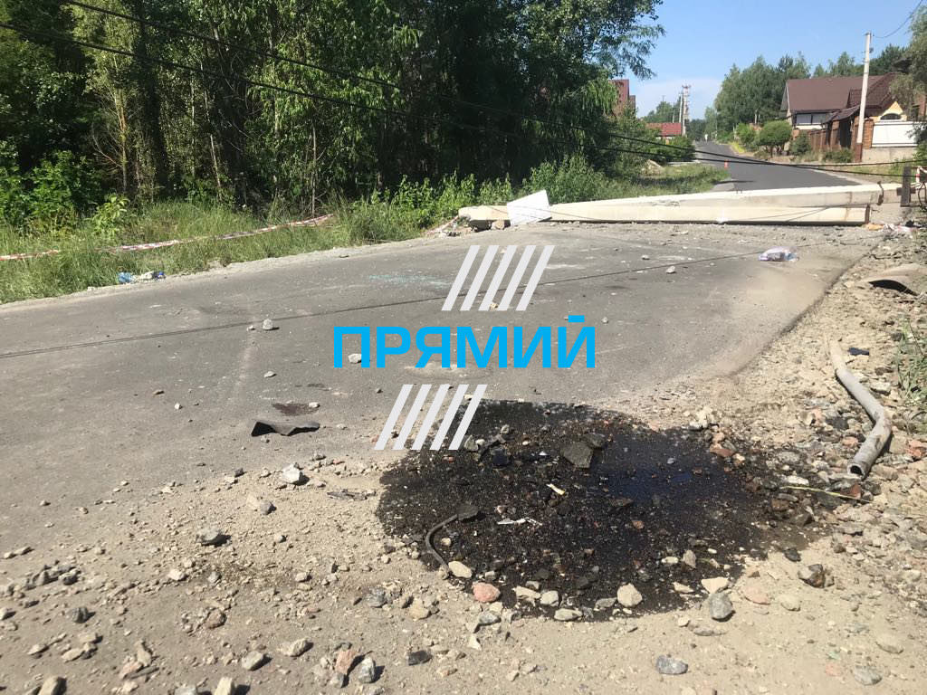 Под Киевом расстреляли автомобиль, водитель погиб. Все подробности на «Прямом»