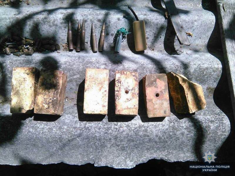 Жена после смерти мужа обнаружила дома почти 26 кг взрывчатки и боеприпасов
