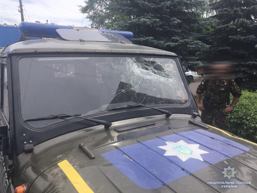 На Рівненщині копачі бурштину відбивали мотопомпу у поліцейських: є постраждалі та затримані