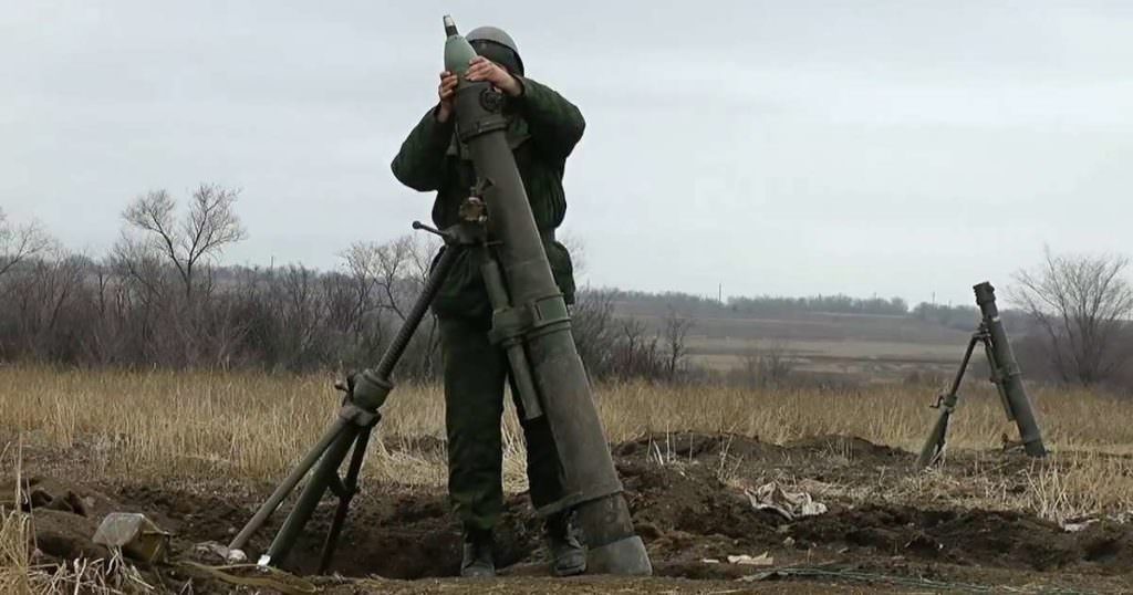 Боевики в Донбассе открыли огонь по мирным жителям, есть раненый
