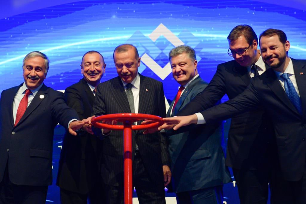 Петро Порошенко з робочим візитом у Туреччині. Запуск в експлуатацію Трансанатолійського газогону. Всі подробиці на “Прямому”