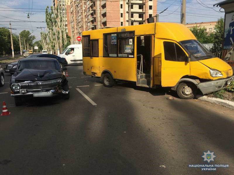 У Слов’янську сталася ДТП з маршруткою: дев’ять постраждалих