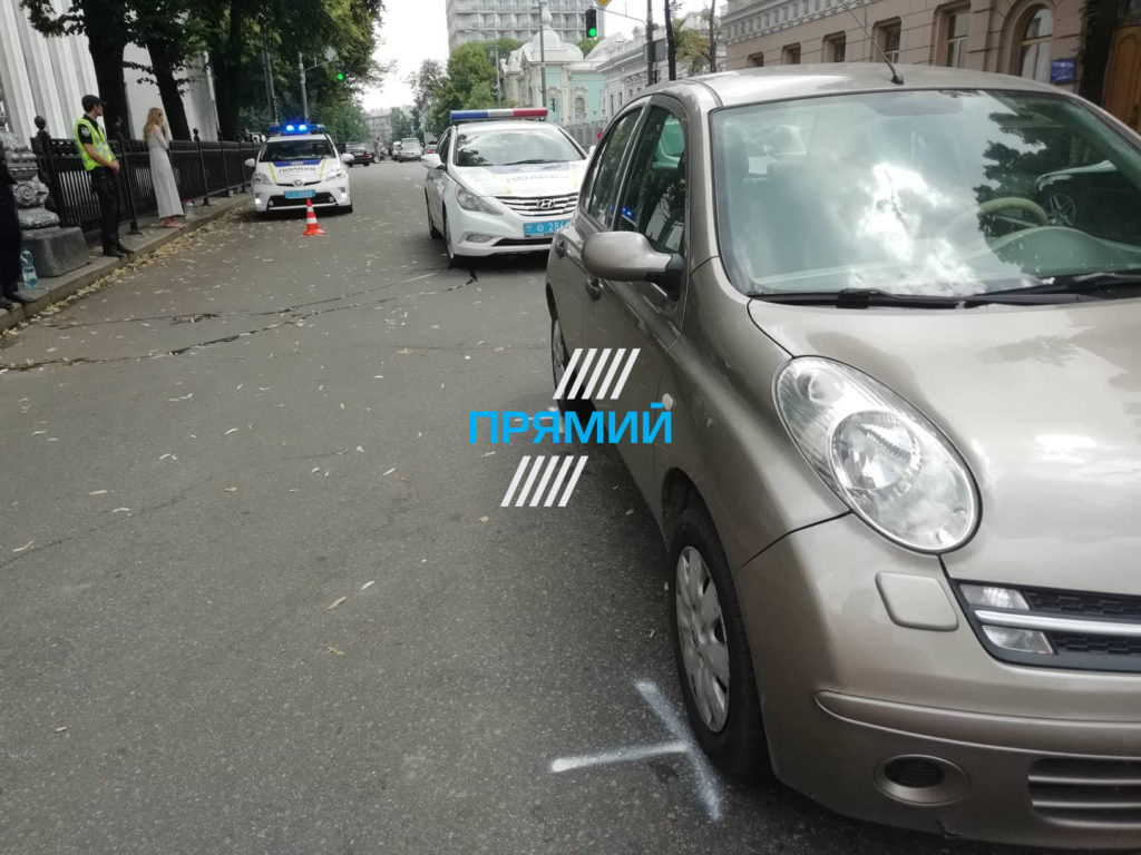 Под Радой «евробляхер» снова попал под авто: пострадавший госпитализирован с открытым переломом