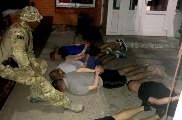 СБУ на Сумщині знешкодила банду рекетирів з оточення відомого кримінального авторитета