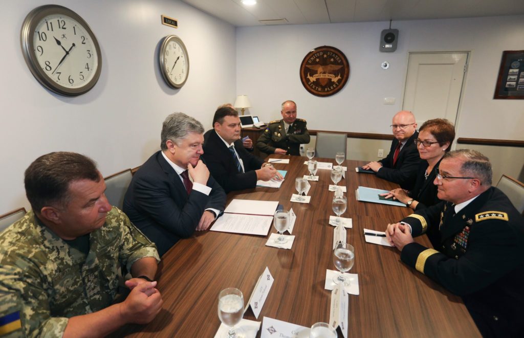 Порошенко провел встречу с главнокомандующим ВС США в Европе: стала известна тема переговоров