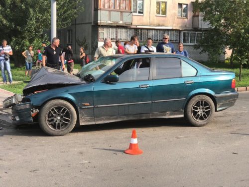 В Черкассах водитель задавил насмерть жену и ребенка полицейского