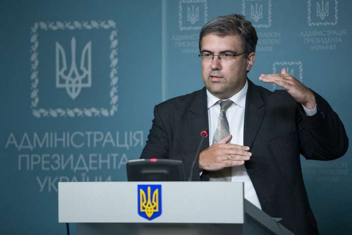 Порошенко здійснив кадрові перестановки в АП: опубліковано указ