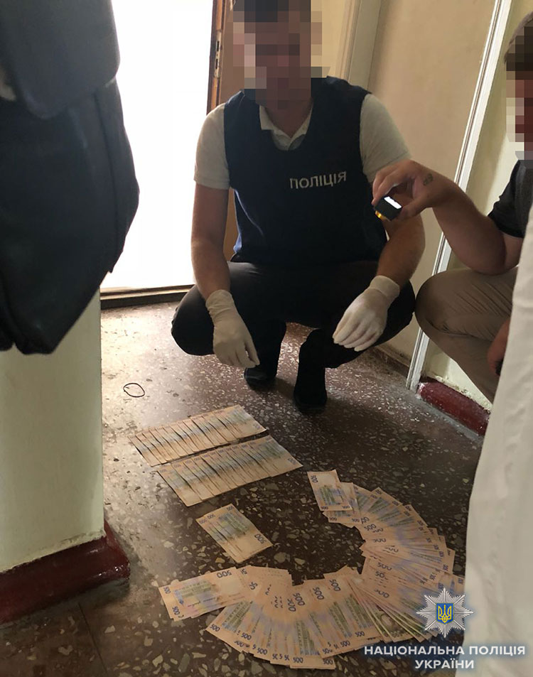 В Одессе разоблачили проректора на взятке в более чем 300 тысяч гривен
