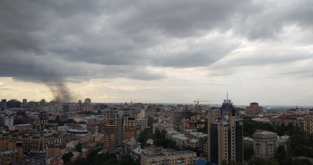 В центре Киева произошел пожар: фото и видеоподробности «Прямого»