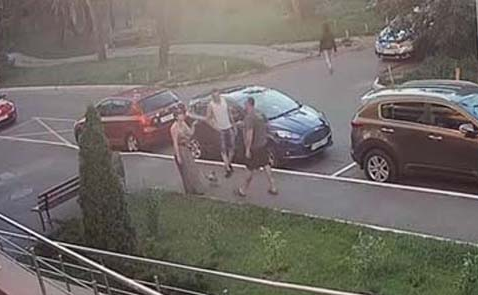 У Києві депутат жорстоко побив жінку через свою собаку: опубліковано відео