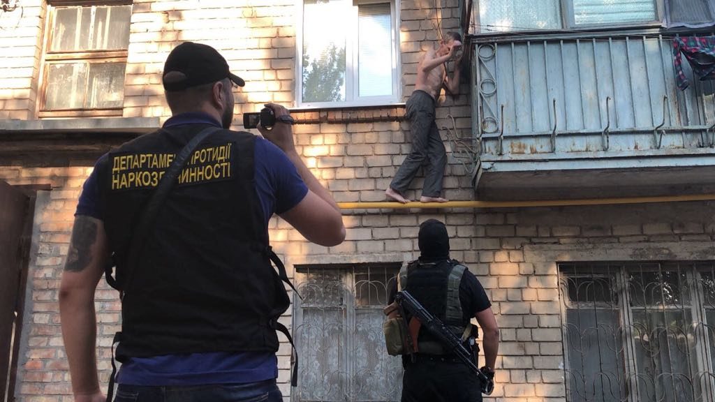 Чергове “Біле братство” в Україні: поліція проводить обшуки у  небезпечних злочинців