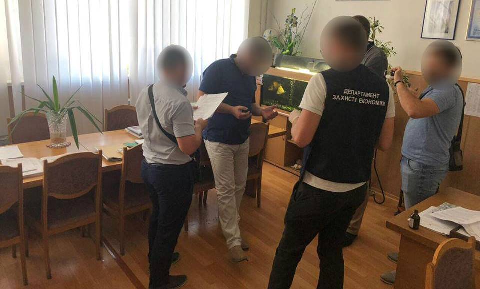 В Одесі хабарнику-проректору, який вимагав 310 тисяч гривень, обрали запобіжний захід