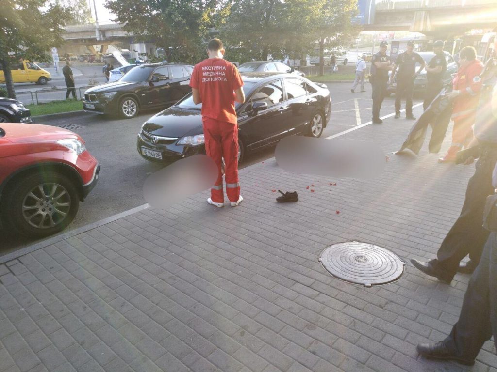 В Днепре с 8 этажа выпрыгнули парень и девушка: в полиции рассказали подробности