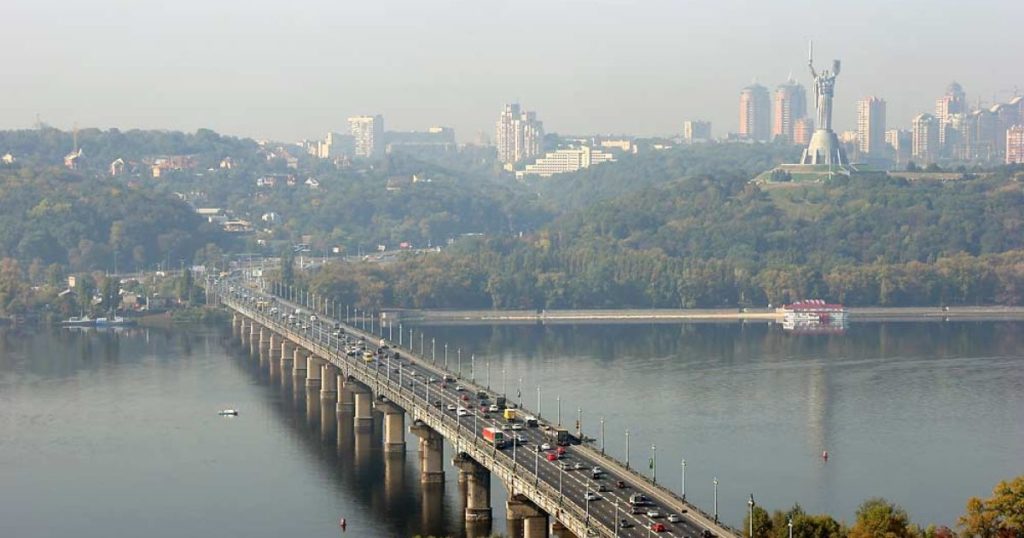 Стало відомо, скільки витратять на обстеження мосту Патона у Києві