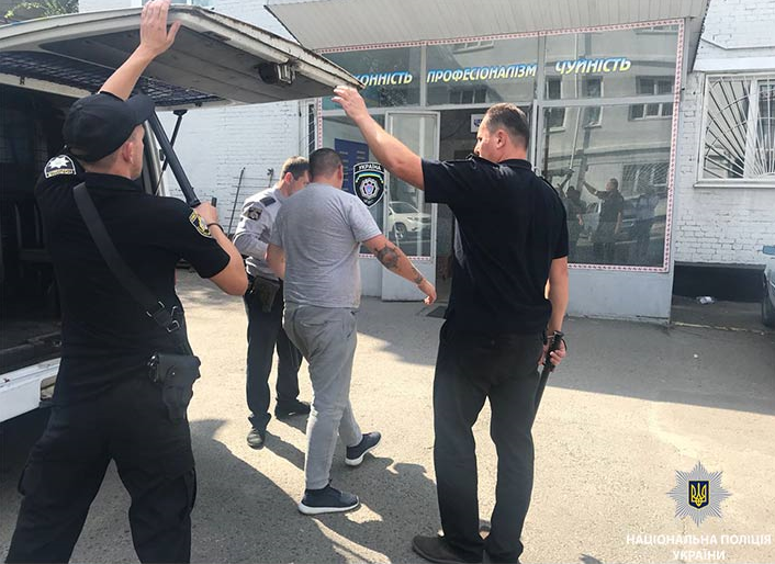 В Дніпрі затримано групу людей, які побили та викрали людину