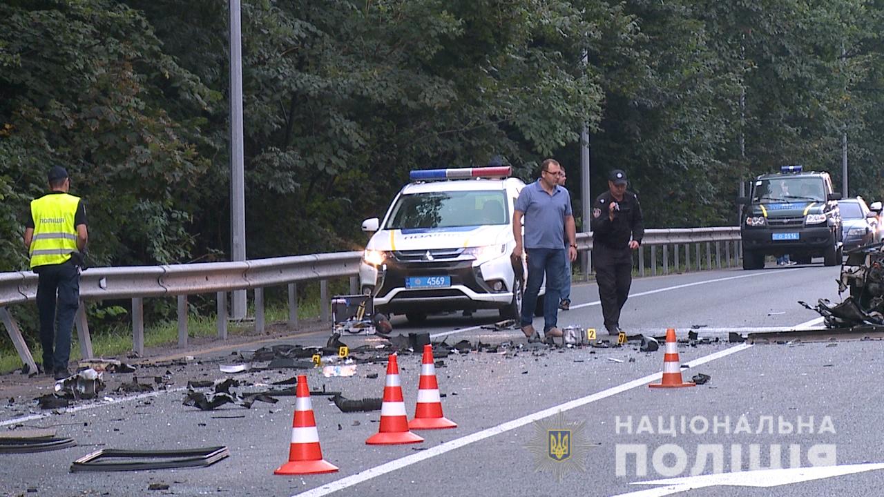 ДТП у Вінниці, авто влетіло в мікроавтобус: семеро постраждалих та один загиблий (фото, відео)