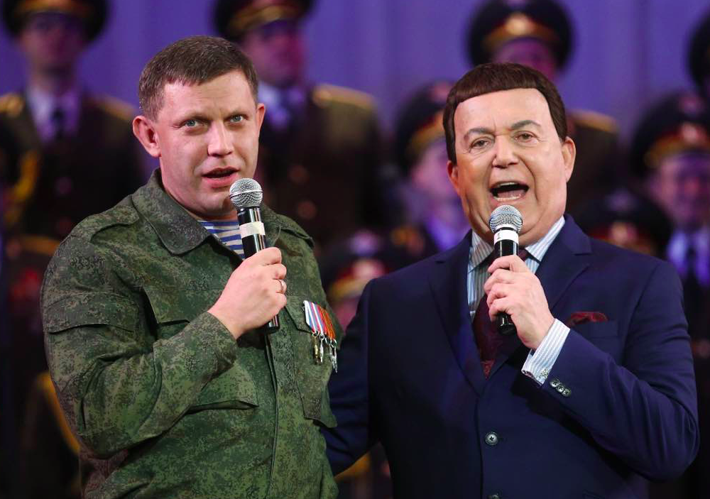Захарченко – всьо: ватажка терористів підірвали в кафе “Сепар”