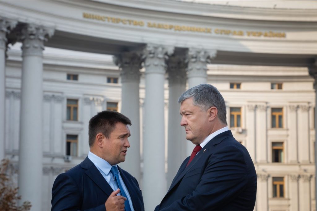 Порошенко-дипломатам: Военно-техническая сфера должна стать главным приоритетом