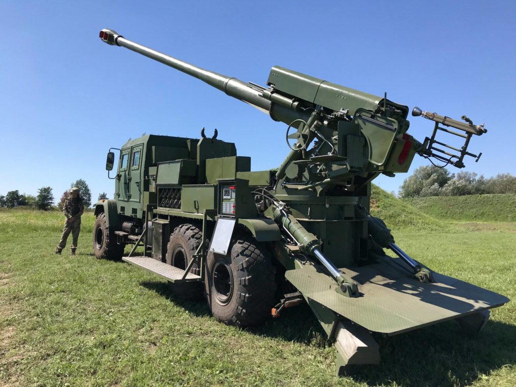 Дізнатися більше про “Богдану”: військовий назвав мету агентів Кремля під час параду