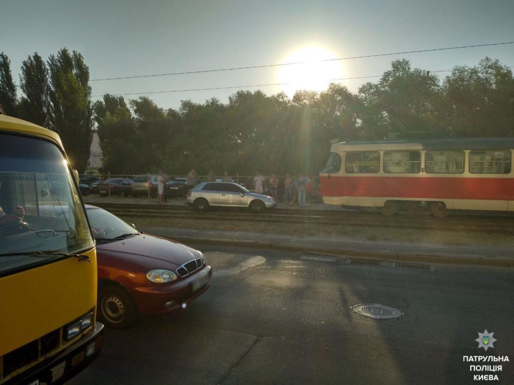 У Києві затримали чоловіків, які на великій швидкості наїхали на дітей і втекли