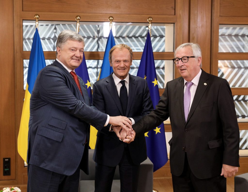 Порошенко поручил правительству углубить секторальнею  интеграцию с ЕС