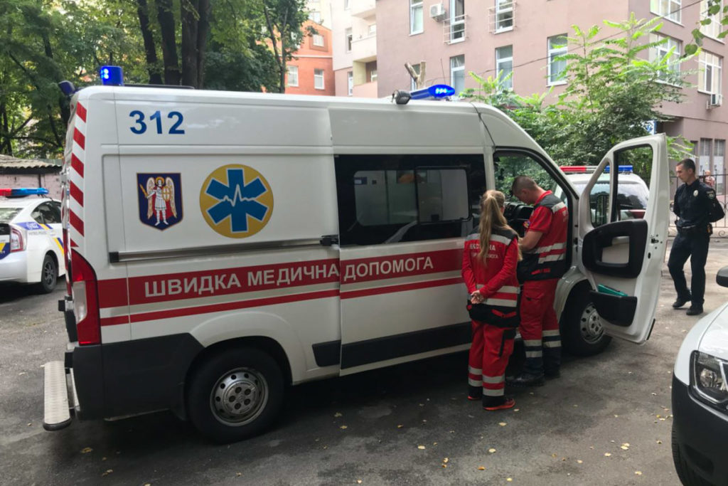 Відкрила вогонь через поцілунки: поліція затримала жінку, яка поранила дівчину у центрі Києва