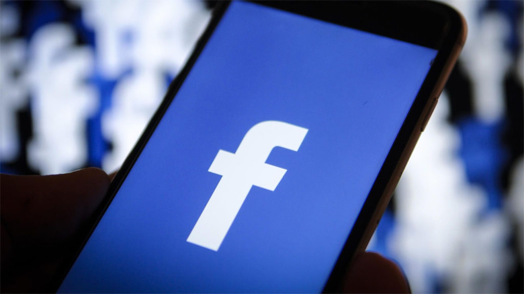 Майже 50 мільйонів користувачів Facebook постраждали від кібератаки