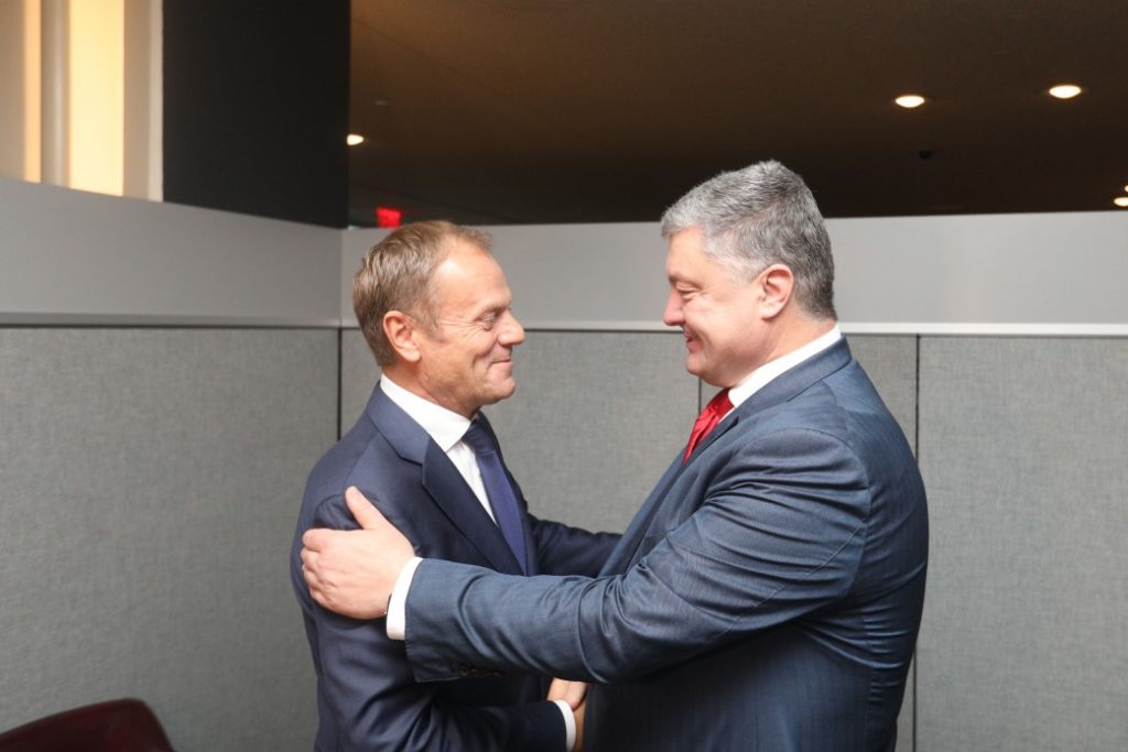 Європа прийняла мужнє рішення про надання Україні безвізу — Порошенко подякував Туску за підтримку