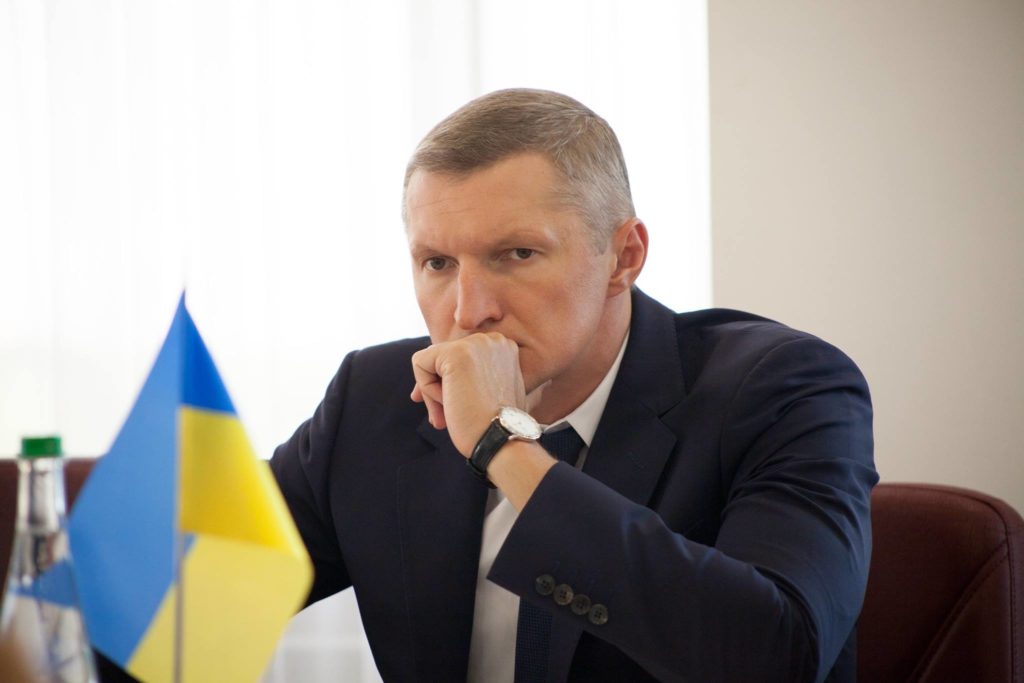 Банки почали передавати податківцям дані про рахунки фізичних осіб