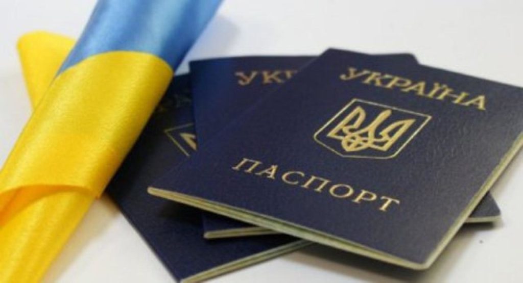 В Україні спростили реєстрацію місця проживання переселенців із зони бойових дій та окупації