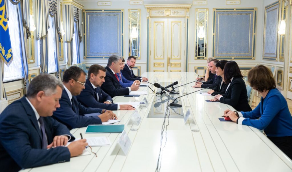 Порошенко закликав Норвегію долучитися до міжнародної кампанії з вимогою звільнення українських політв’язнів