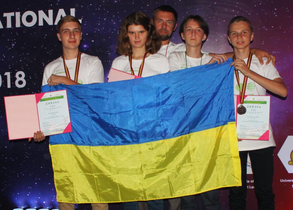 Українці вибороли три бронзові медалі на Міжнародній астрономічній олімпіаді у Коломбо