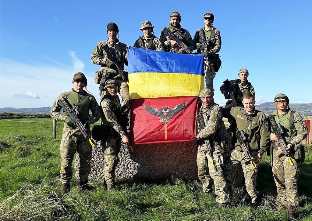 Украинские десантники завоевали серебро на военных соревнованиях Cambrian Patrol: мощные фото