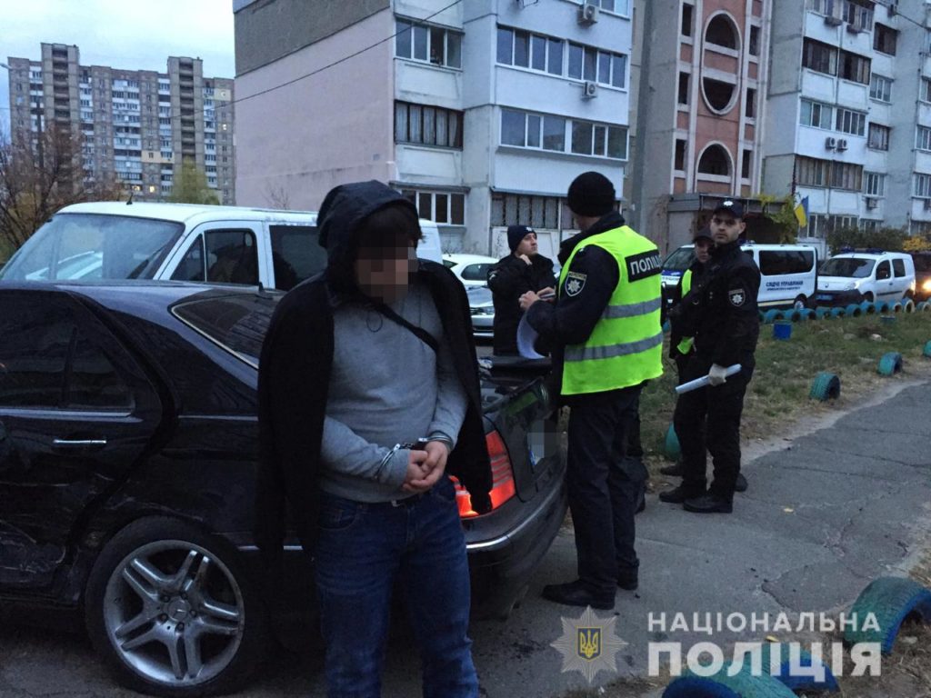 У Києві група квартирників протаранил 10 авто, тікаючи від поліції