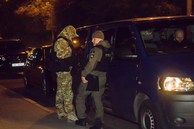 Смертельна перестрілка з поліцейськими у Києві: усі подробиці та відео з місця подій