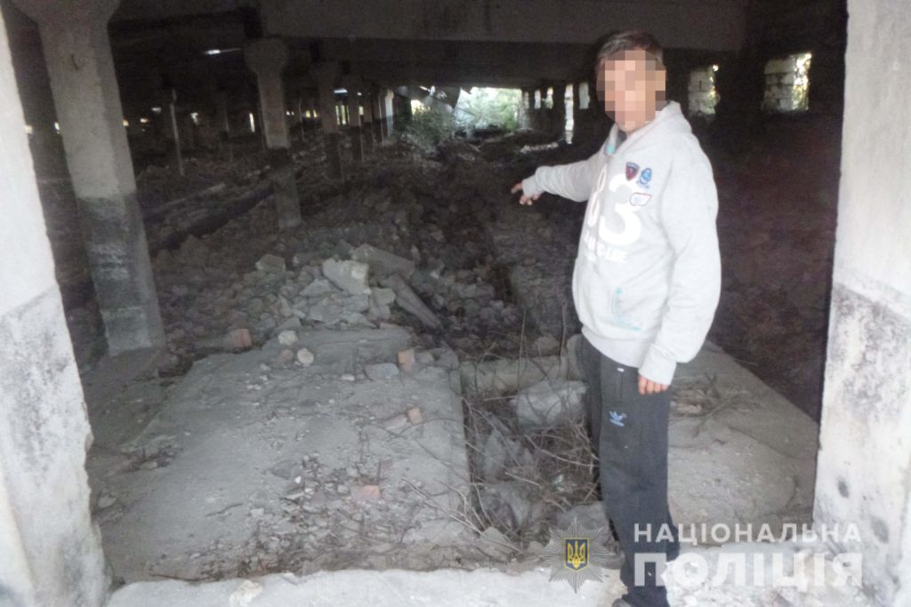 На Одещині затримали чоловіка, який змусив тяжко працювати 11-річну дитину