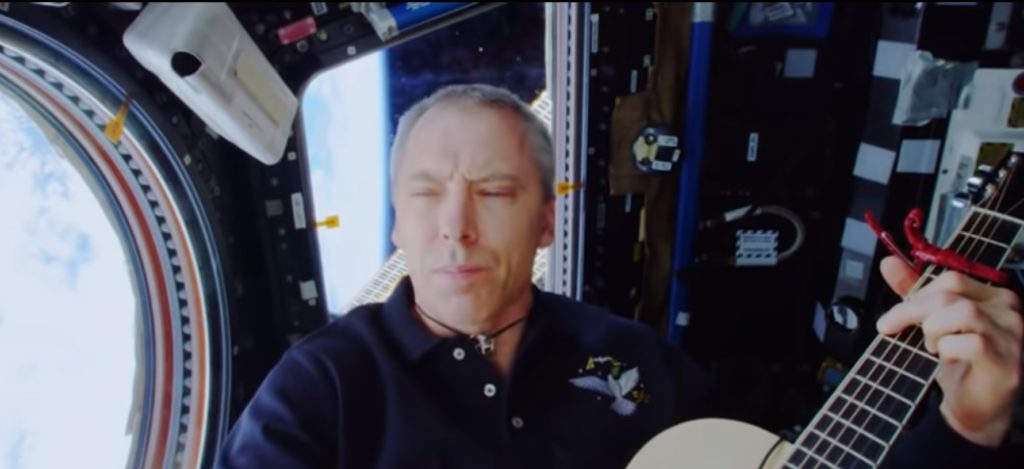 Астронавт NASA зняв у космосі кліп для канадського рок-гурту: опубліковано відео