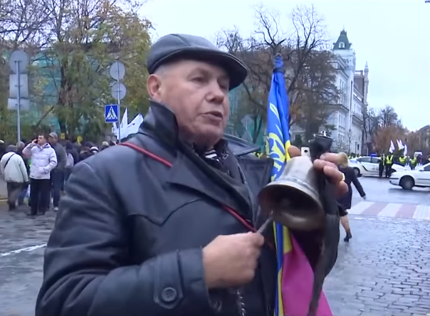 Лицемерие и популизм: Тимошенко вернула в Украину практику проплаченных митингов