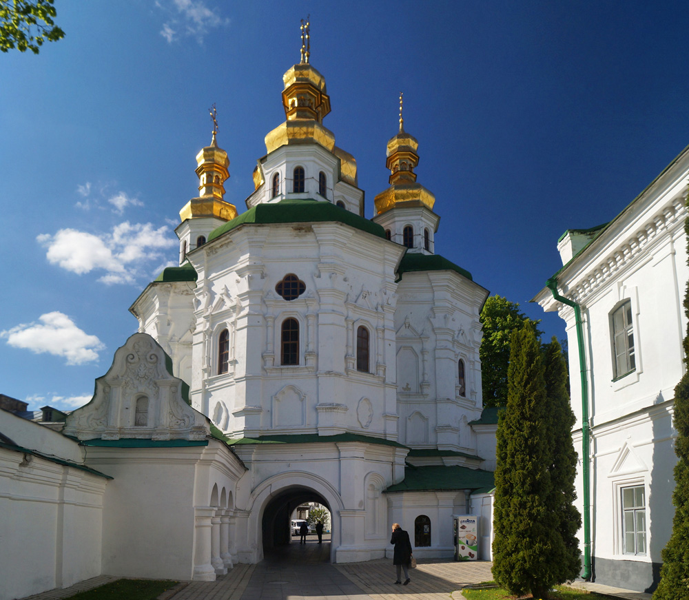 Керівництво монастиря УПЦ МП незаконно побудувало в Києво-Печерській лаврі 36 споруд та знищило пам’ятку архітектури – ЗМІ