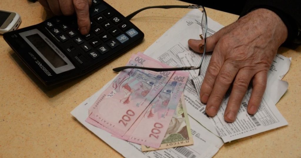 Переселенці можуть не сплачувати заборгованість за послуги ЖКГ: які документи для цього потрібні