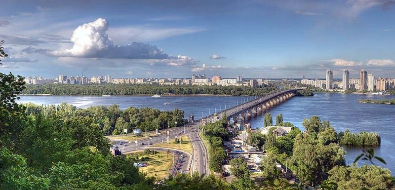 На мосту Патона в Киеве ограничено движение транспорта с 9 ноября