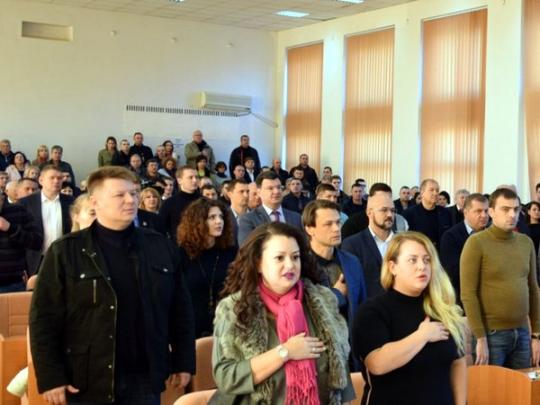 Депутати міськради Кам’янського заборонили собі матюкатися на роботі